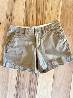 Old Navy Women's Shorts in Taupe